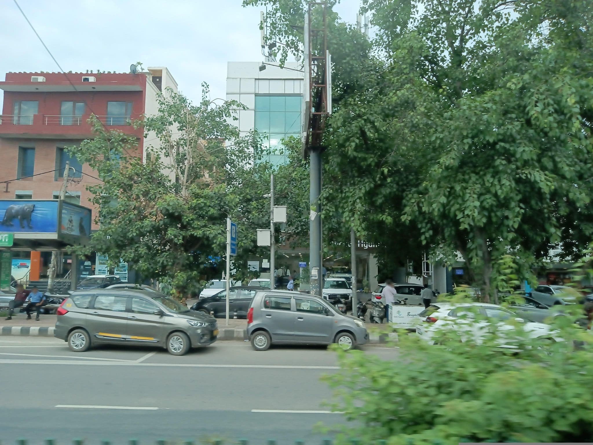 Street view near Vorporate Guest house, Kusum Pur — © maheshika (CC BY-SA · Mapillary)