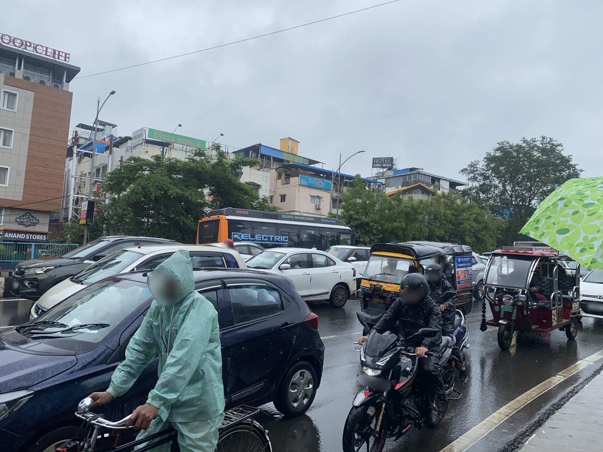Street view near Hotel Roopol, Bhopal — © mansa_52 (CC BY-SA · Mapillary)
