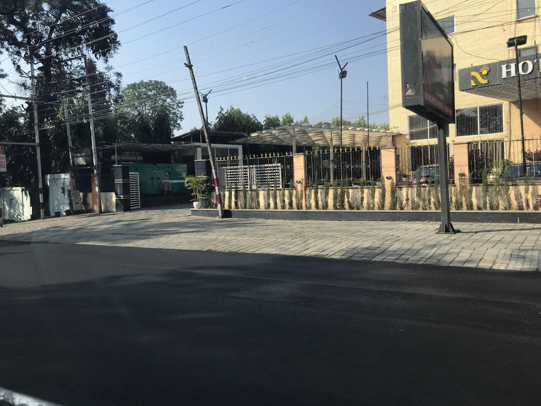 Street view near Hotel Sunrise, Dehradun — © miguel_andrade (CC BY-SA · Mapillary)