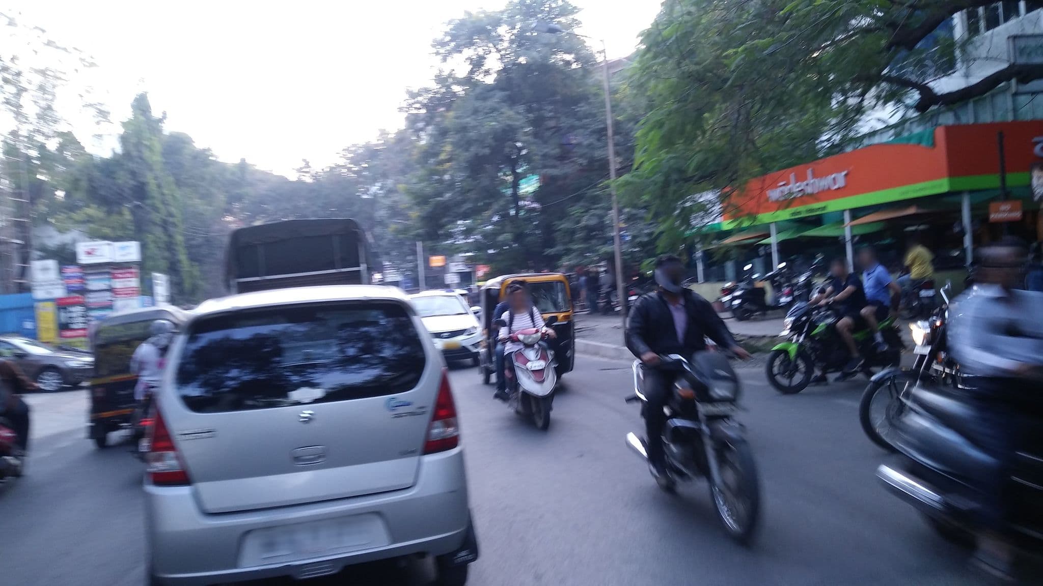 Street view near Krishna Hotel And Restaurant, Pune — © rohan94dutta (CC BY-SA · Mapillary)