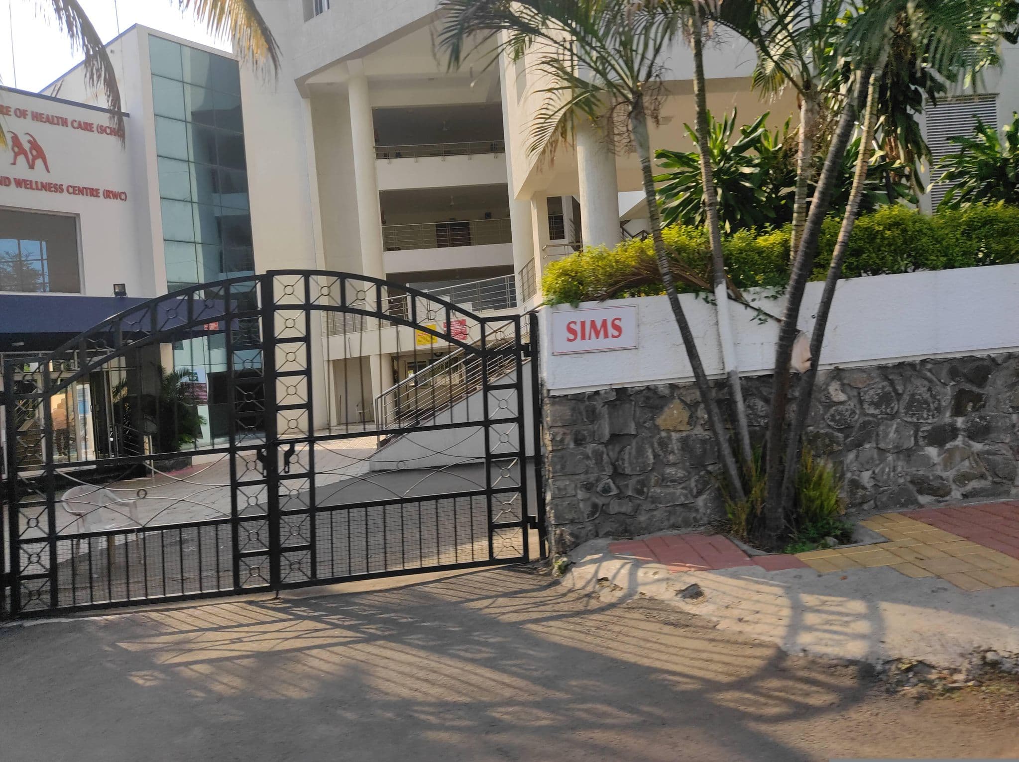 Street view near Guest House, Khadki — © arjunkhotodkar12 (CC BY-SA · Mapillary)