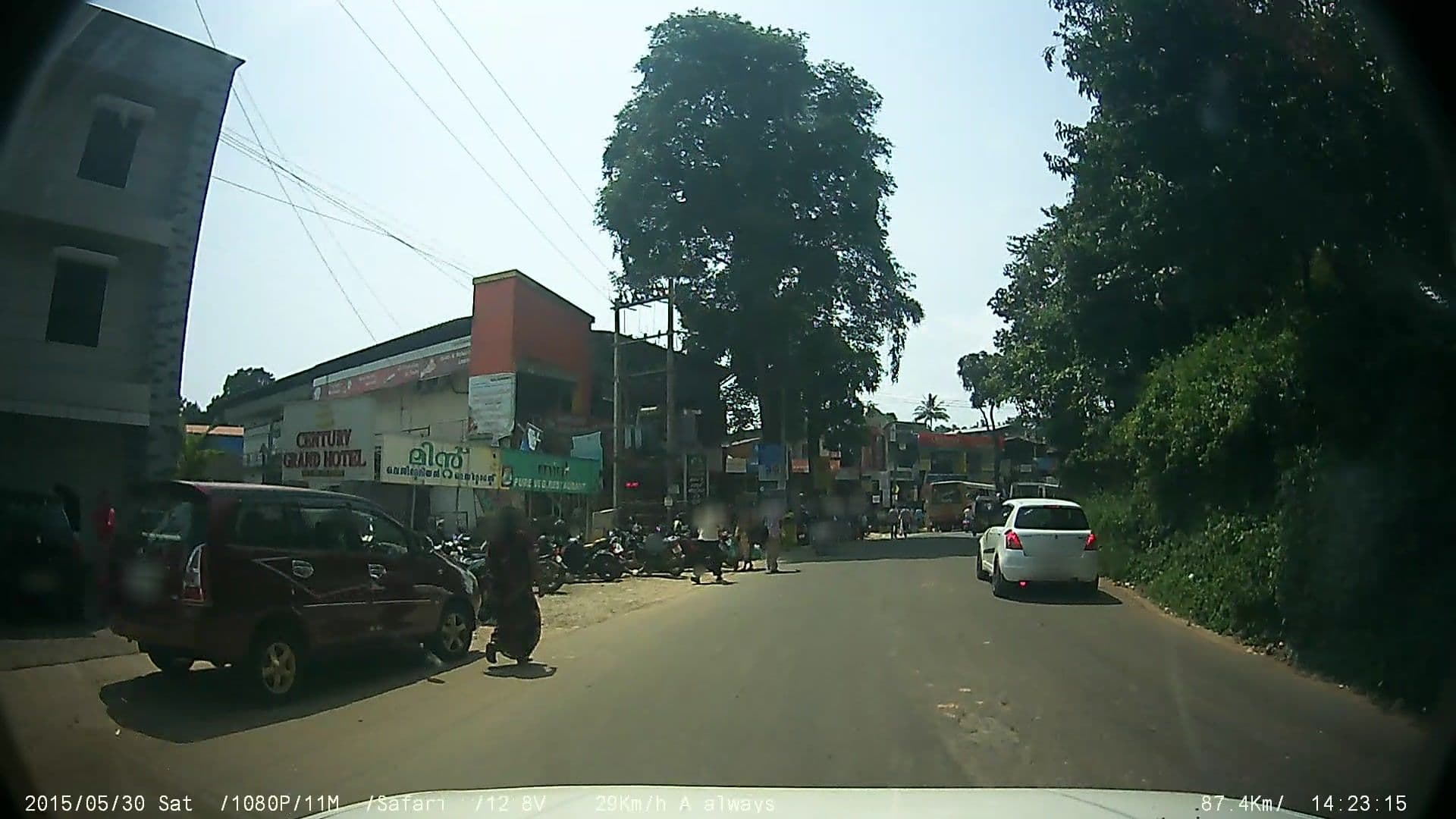 Street view near Century, Panamaram — © johnichan (CC BY-SA · Mapillary)