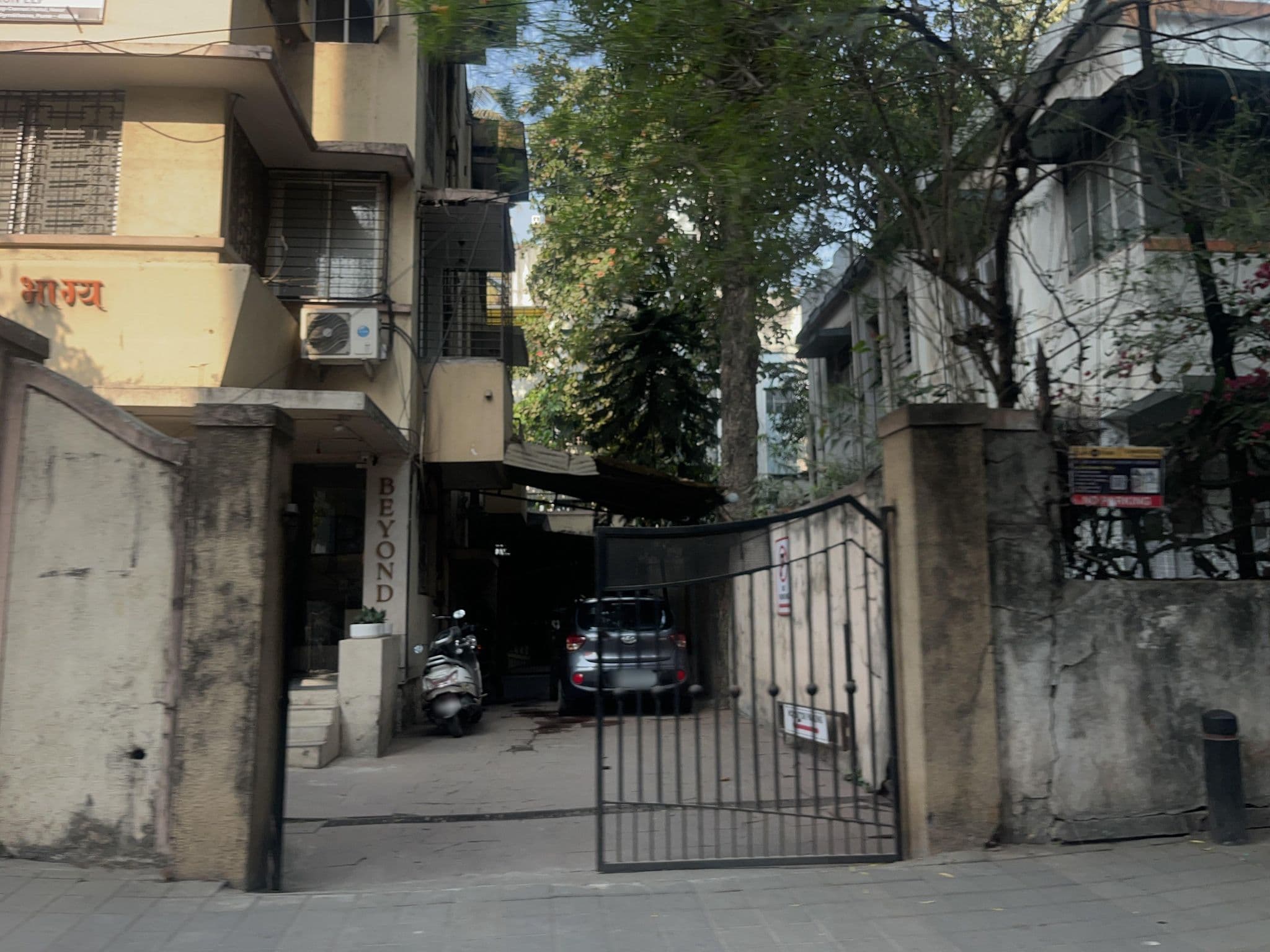 Street view near Coronet Hotel, Pune — © Absawant (CC BY-SA · Mapillary)