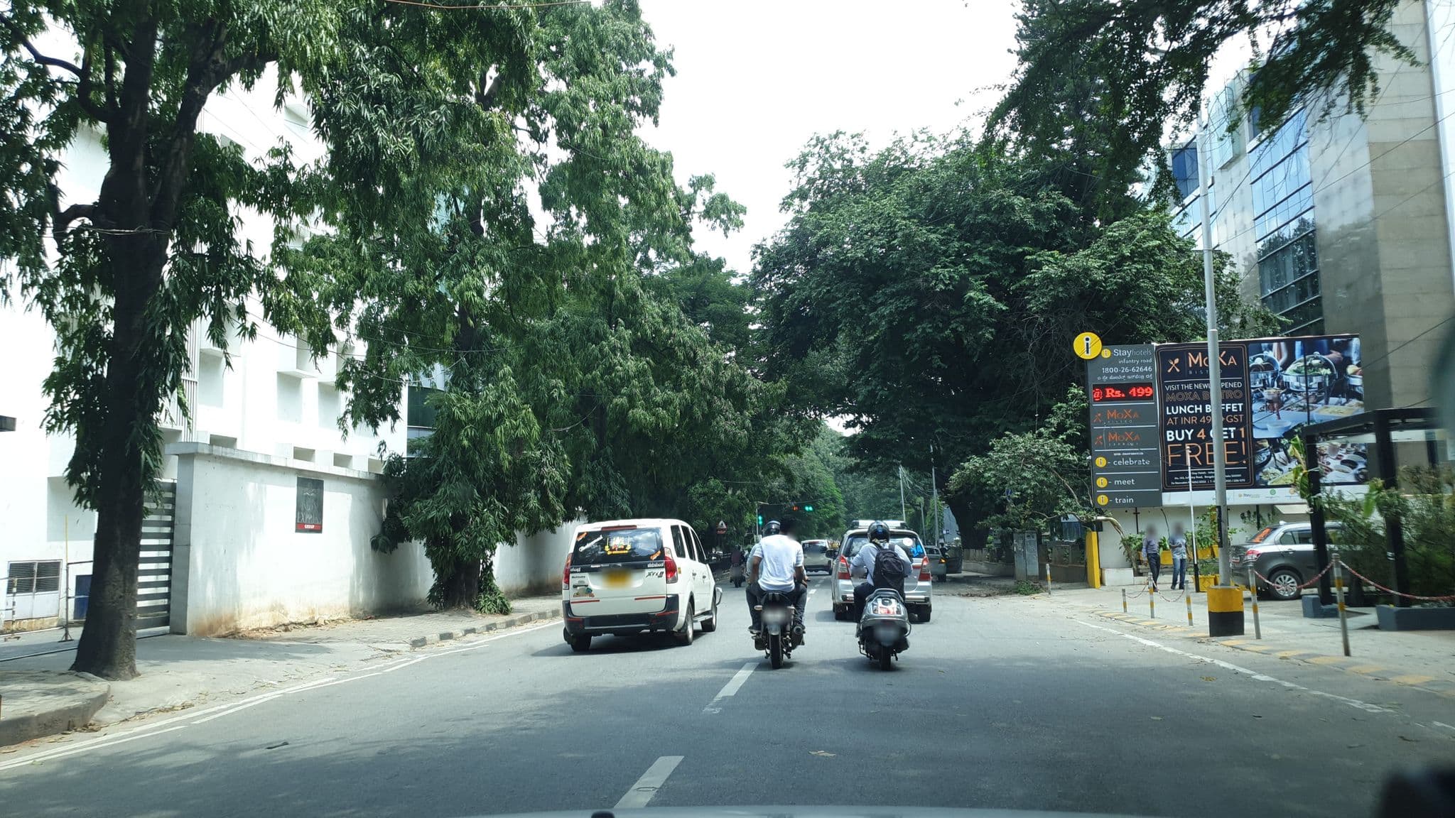 Street view near Mastiff Hotel, Bengaluru — © jayp (CC BY-SA · Mapillary)