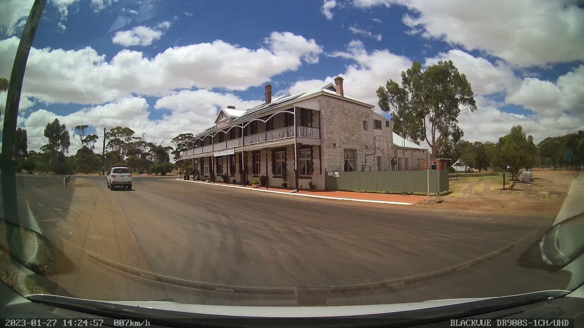 Street view near Grand Olde Dumbleyung Inn, Wagin — © bob3bob3 (CC BY-SA · Mapillary)