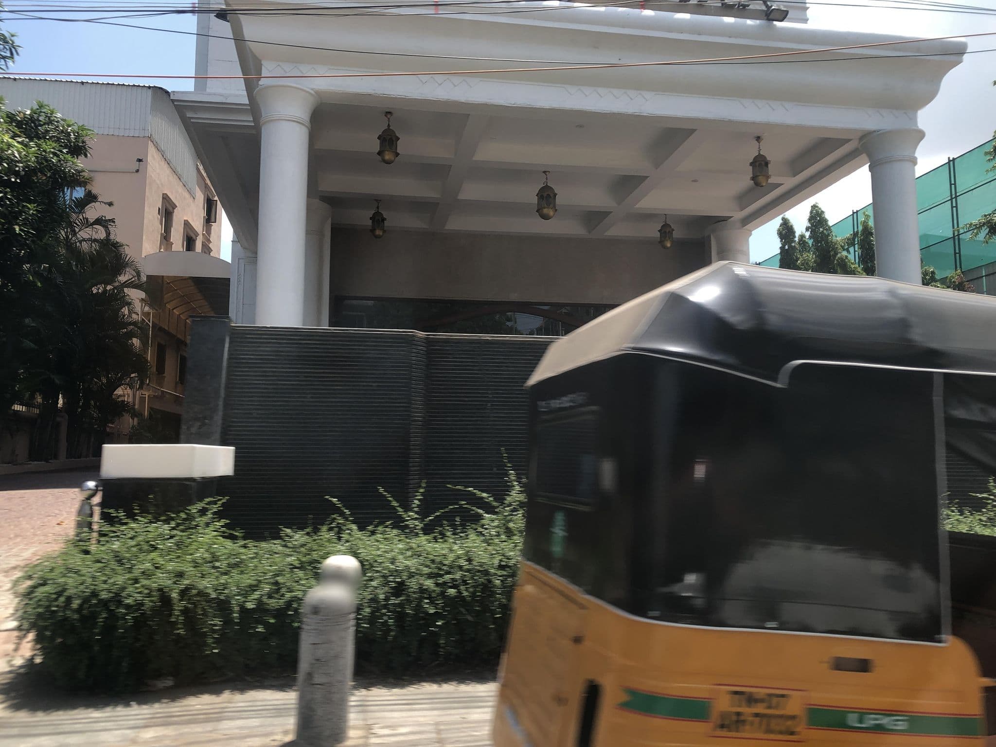 Street view near Raj Park Hotel - Chennai, Gāndhī Nagar — © olily (CC BY-SA · Mapillary)