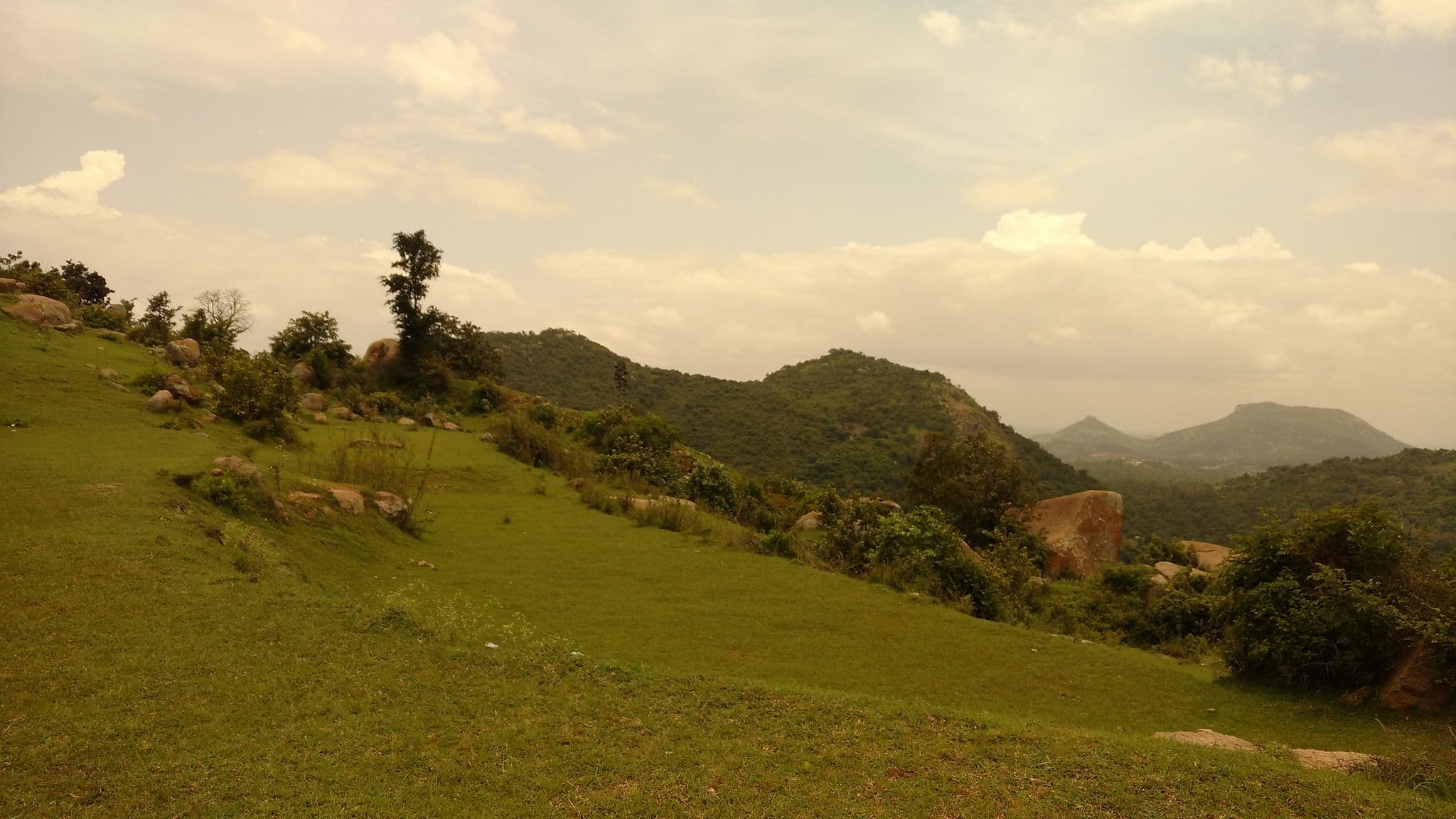 Street view near Anterras, Tumkūr — © p__t (CC BY-SA · Mapillary)