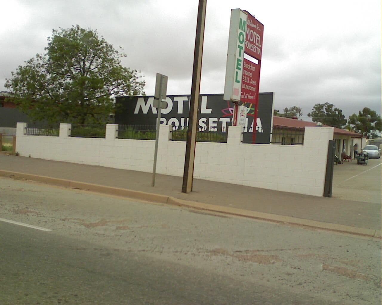 Street view near Motel Poinsettia, Port Augusta West — © bob3bob3 (CC BY-SA · Mapillary)