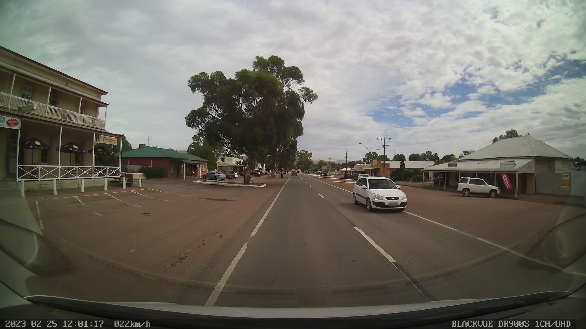 Street view near Wilmington Hotel, Stirling North — © bob3bob3 (CC BY-SA · Mapillary)