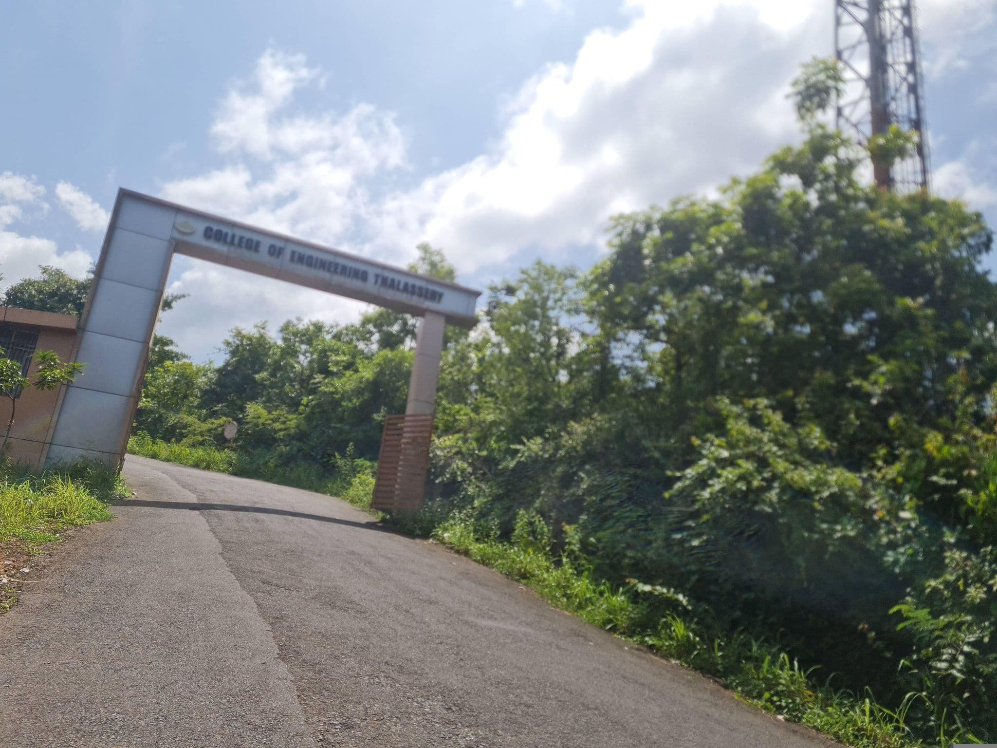 Street view near paathalam, Erannoli — © dinshkm (CC BY-SA · Mapillary)