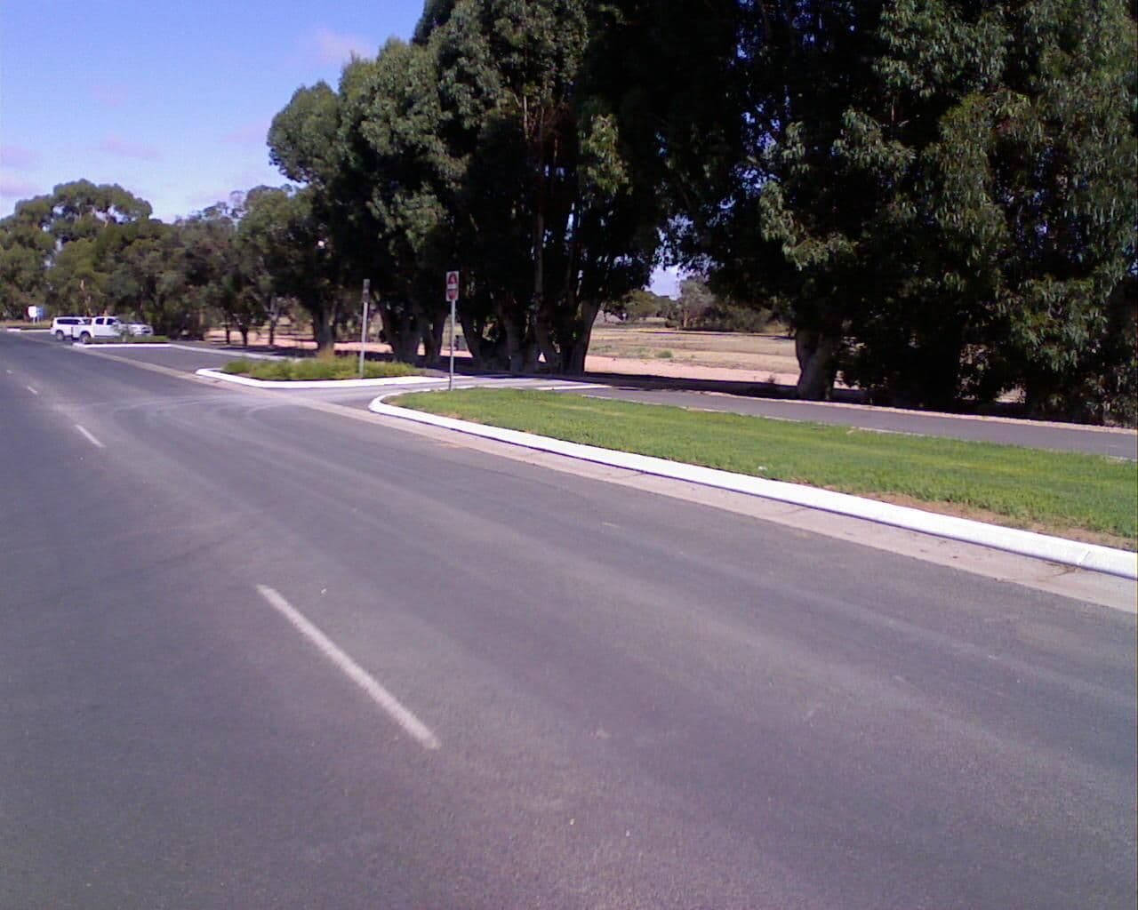 Street view near Golden Grain Hotel, Loxton — © bob3bob3 (CC BY-SA · Mapillary)