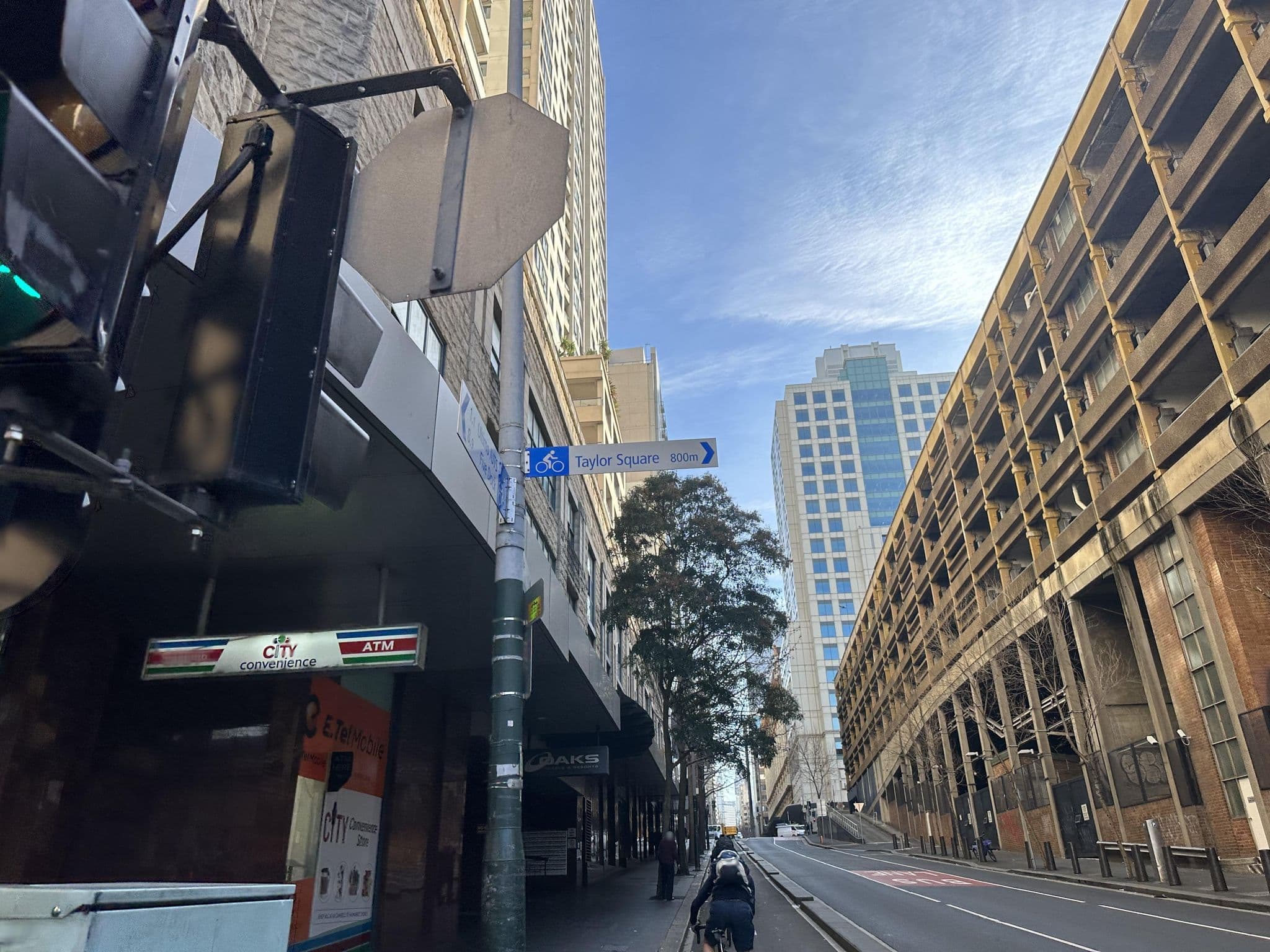 Street view near Oaks buudal, Haymarket — © jakecopp (CC BY-SA · Mapillary)