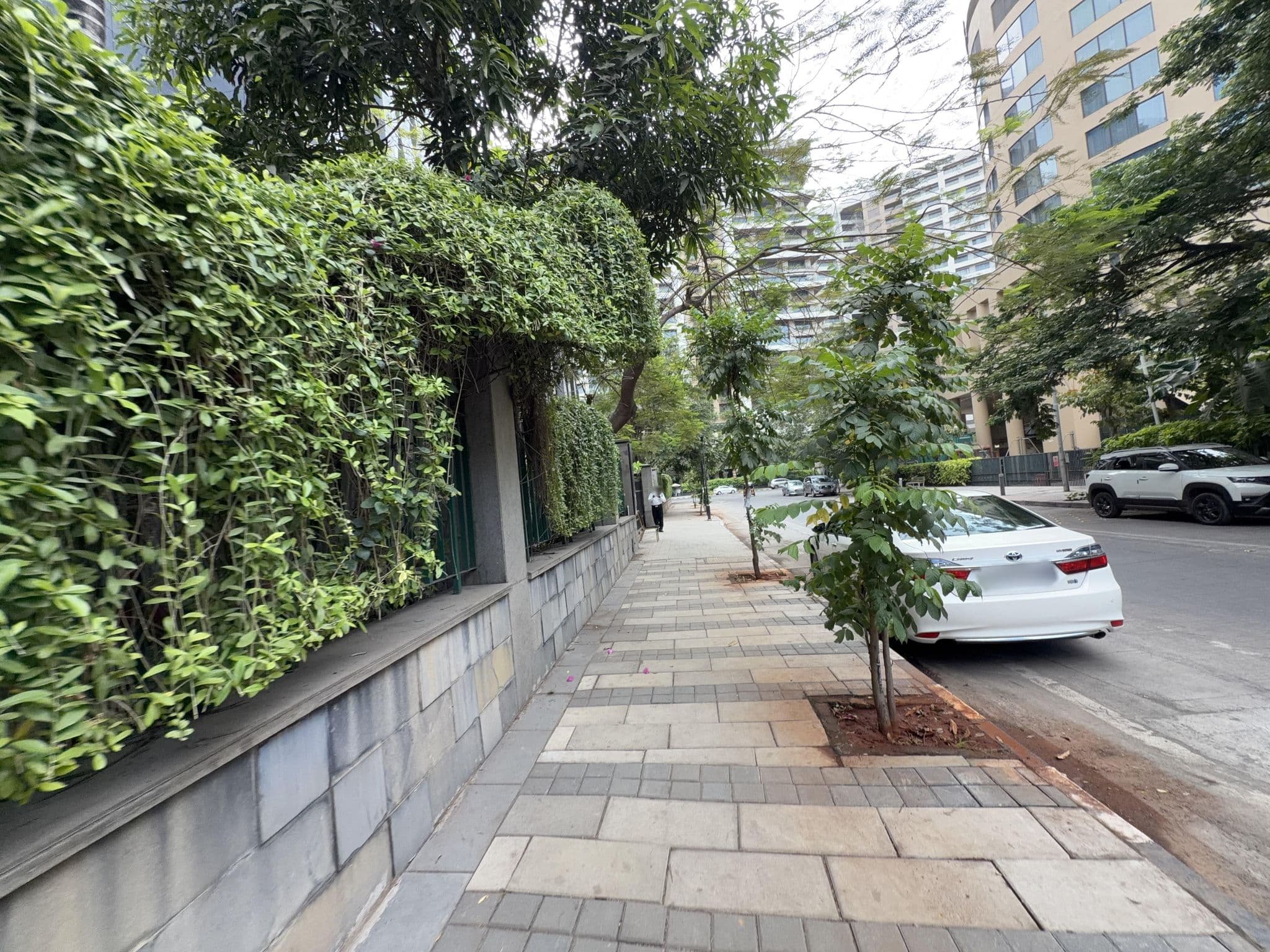Street view near Sofitel, Mumbai — © SidStark (CC BY-SA · Mapillary)