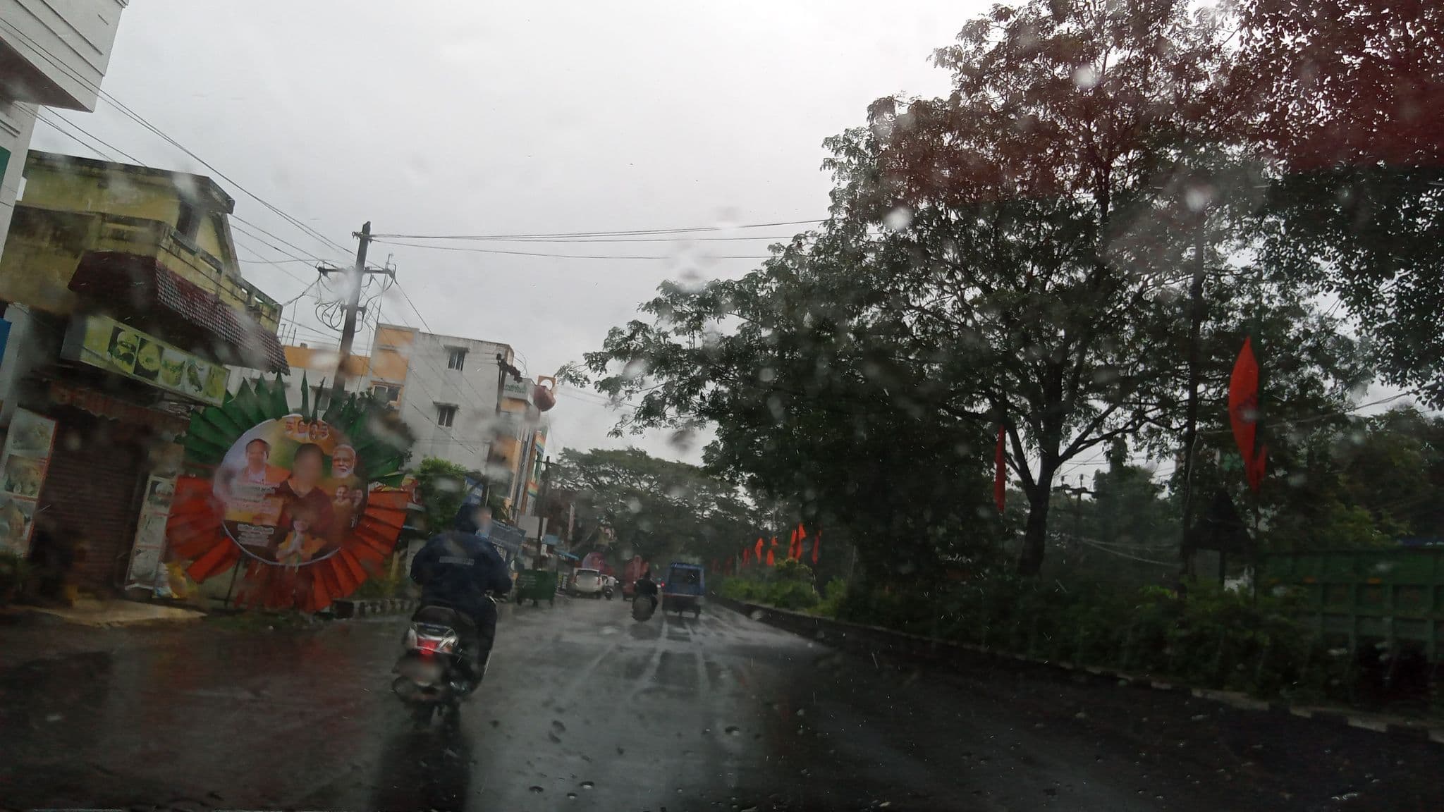 Street view near Hotel Jai Paradise, Gundupālaiyam — © pradeepbv (CC BY-SA · Mapillary)