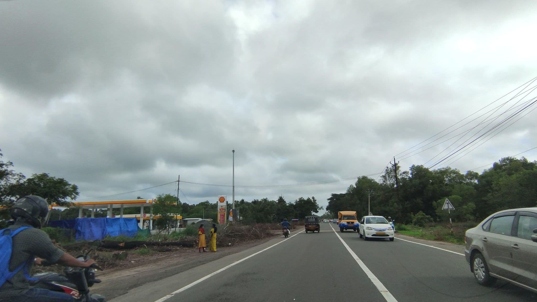 Street view near Military Hotel, Srīkandamangalam — © V15 (CC BY-SA · Mapillary)