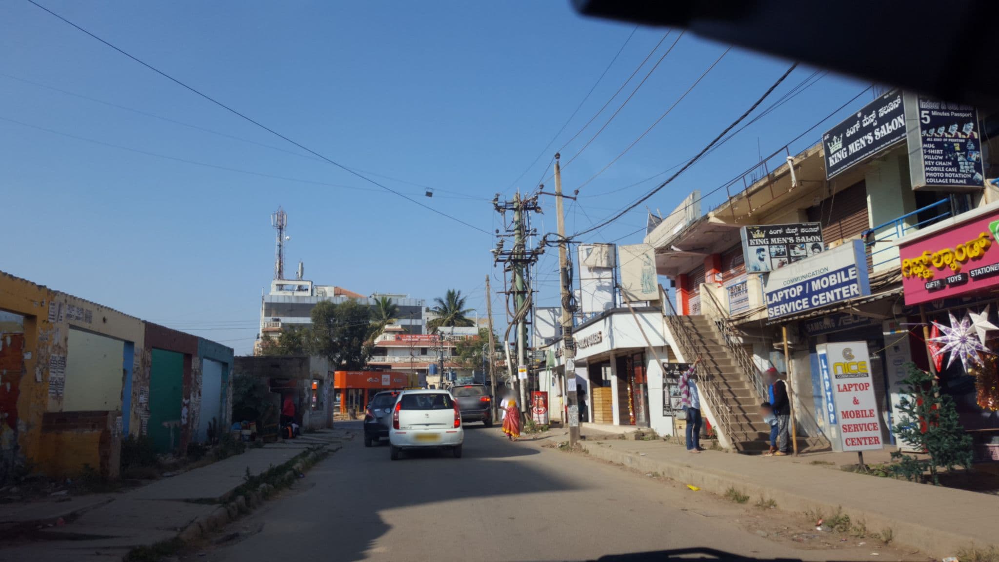 Street view near Bhagini Ikon, Dommasandra