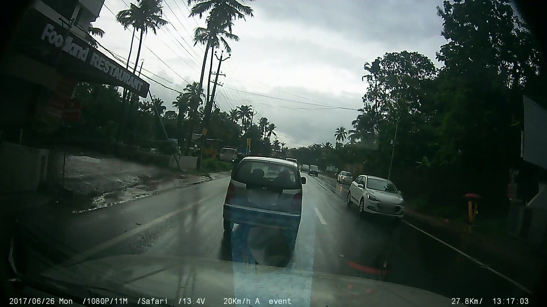 Street view near Excalibur Hotels and Resorts, Ettumānūr — © johnichan (CC BY-SA · Mapillary)