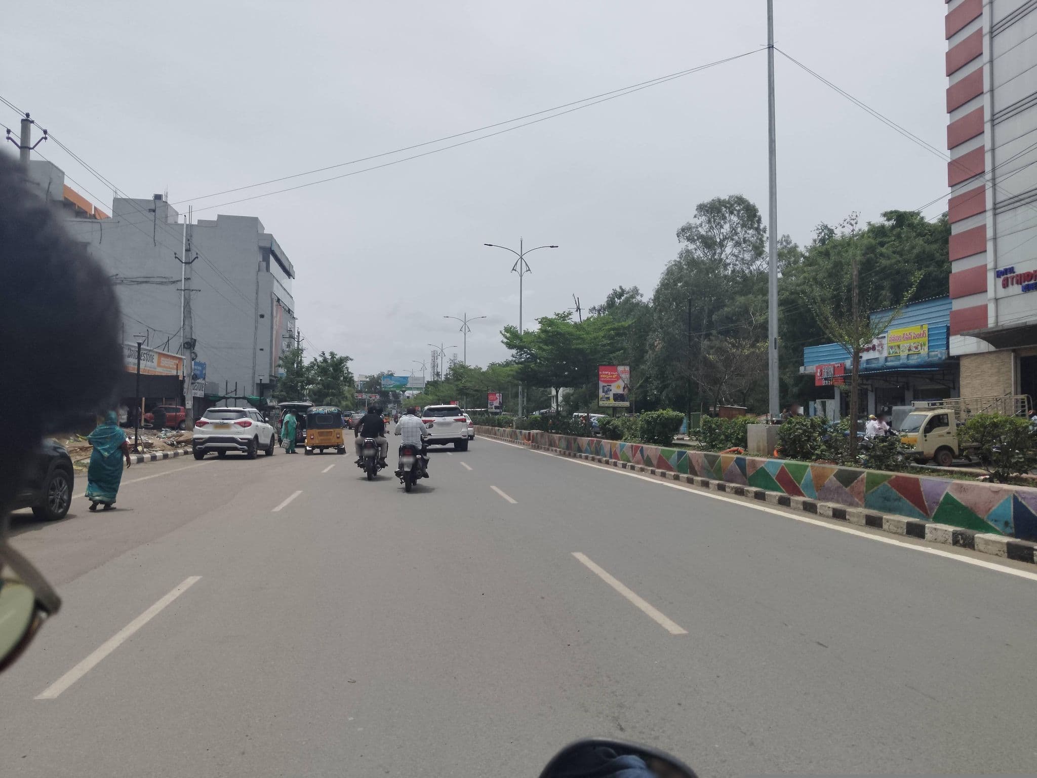 Street view near Hotel Athidhi Grand, Kurnool — © nehareddy17 (CC BY-SA · Mapillary)