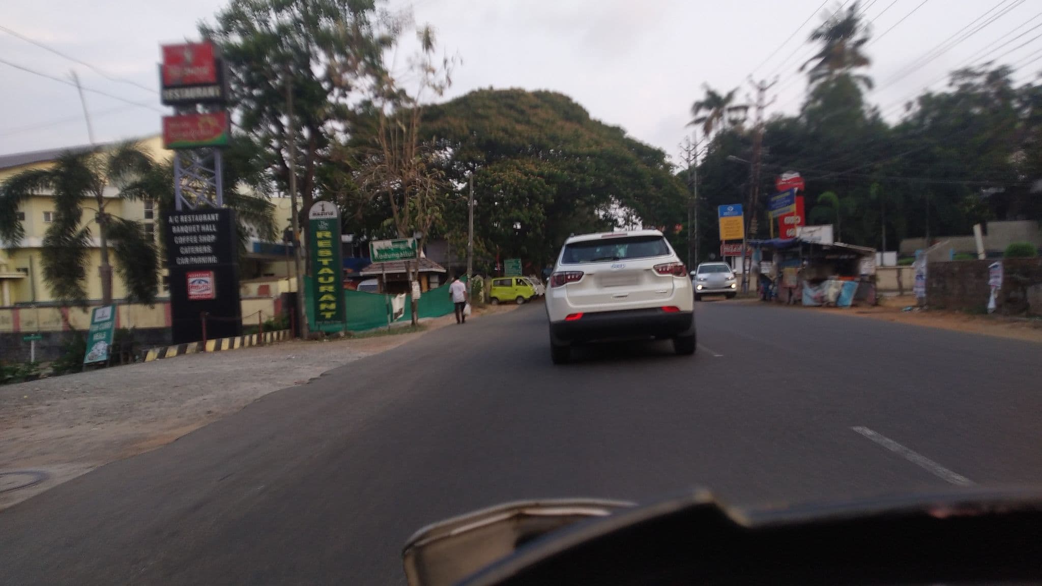 Street view near hotel- relax, Kodungallūr — © jothishbabu (CC BY-SA · Mapillary)