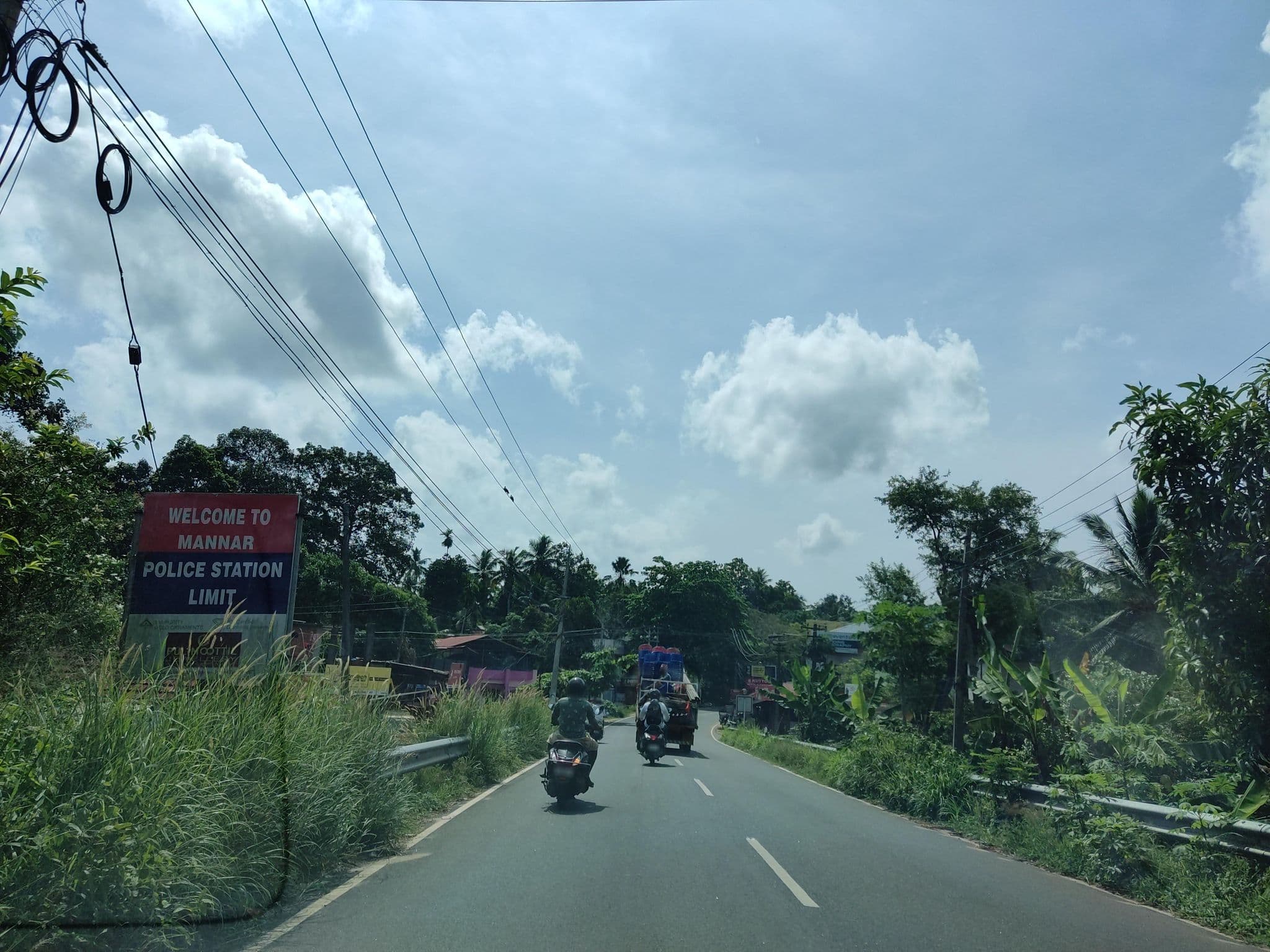 Street view near Kutoos Hotel, Māvelikara — © V15 (CC BY-SA · Mapillary)