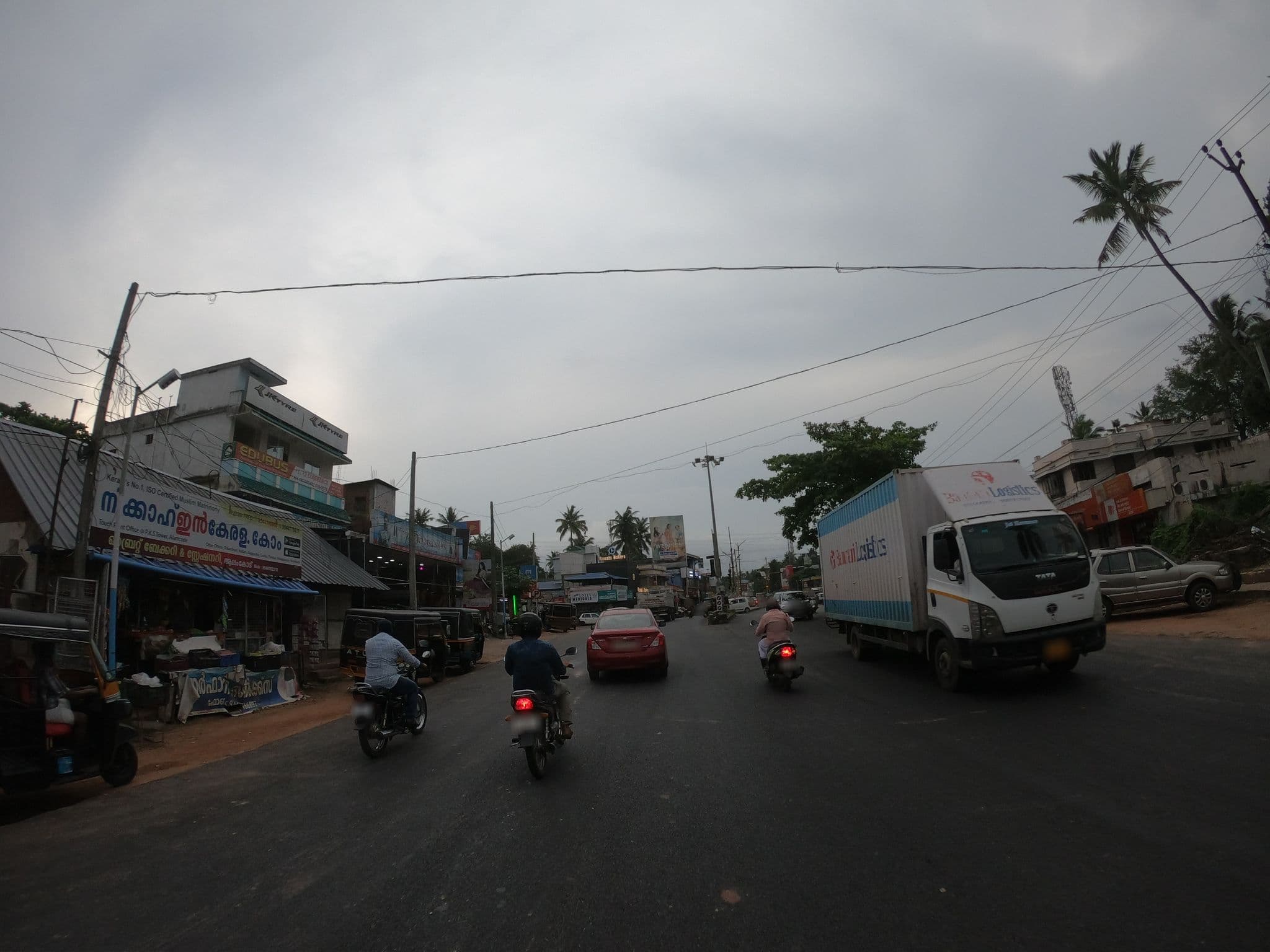 Street view near Hotel centre new, Attingal — © iammy (CC BY-SA · Mapillary)