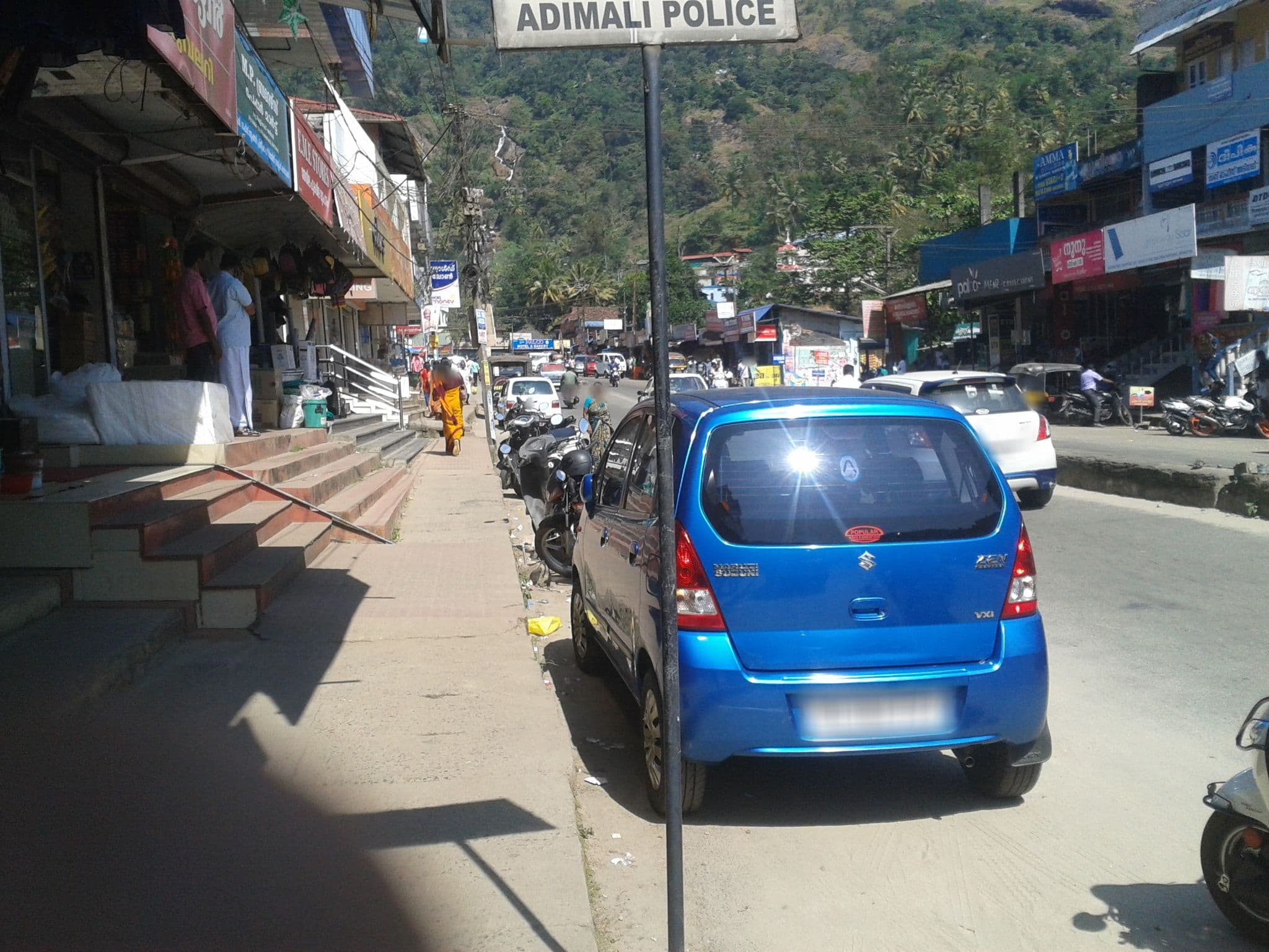 Street view near Meerena Towers, Munnar