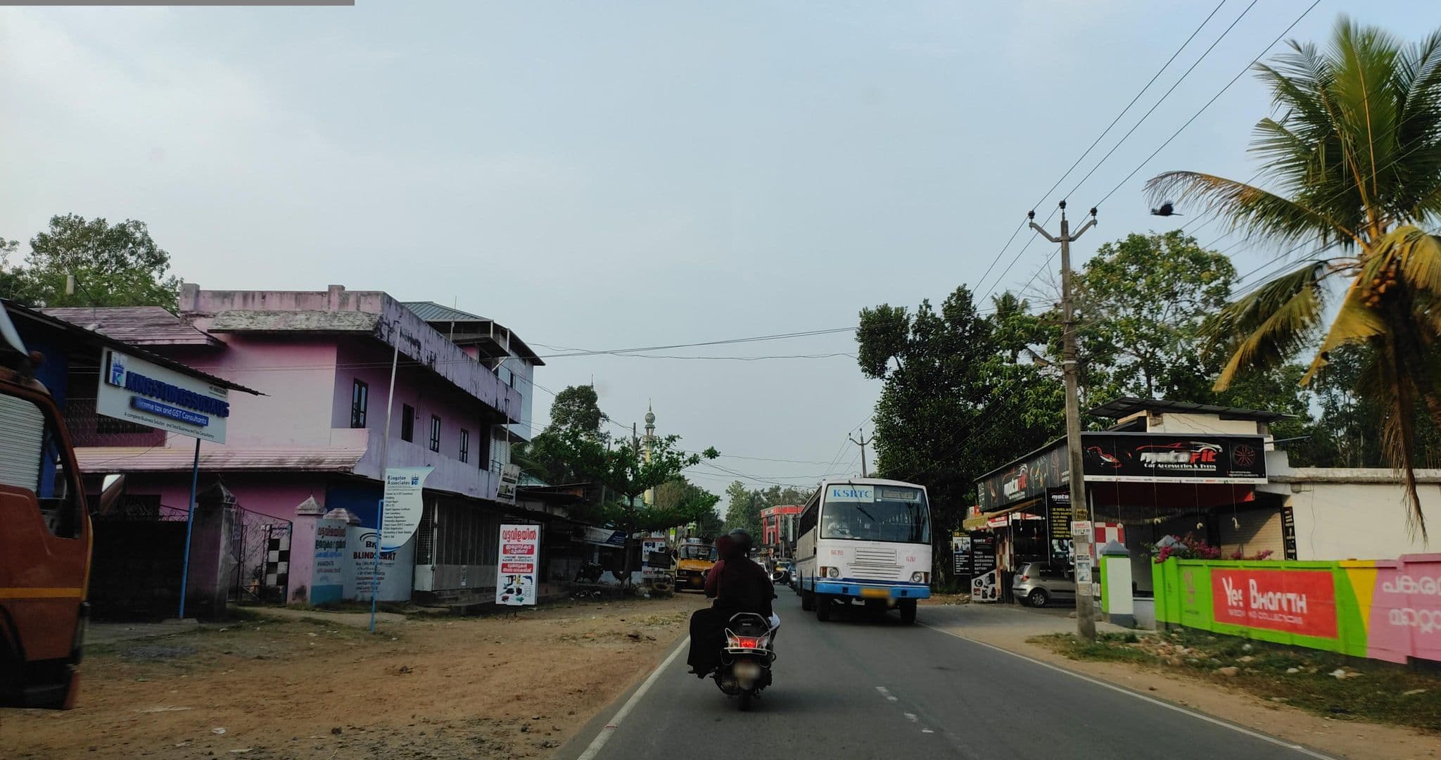 Street view near arebian hotel, Thodiyoor — © V15 (CC BY-SA · Mapillary)