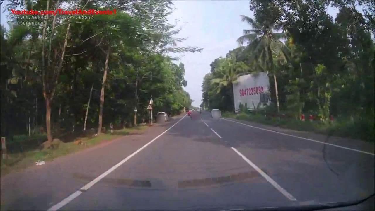 Street view near Le- malabar Hotel, Mūvattupula — © cut (CC BY-SA · Mapillary)