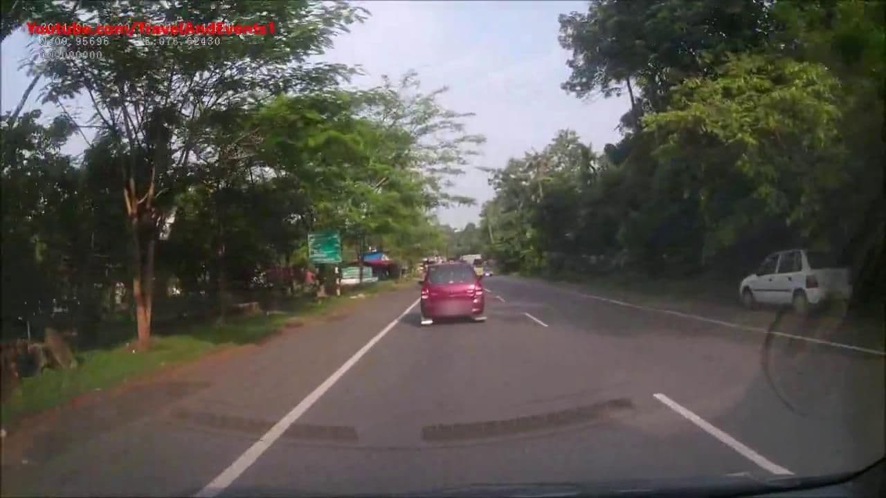 Street view near Sangeetha Hotel, Mūvattupula — © cut (CC BY-SA · Mapillary)
