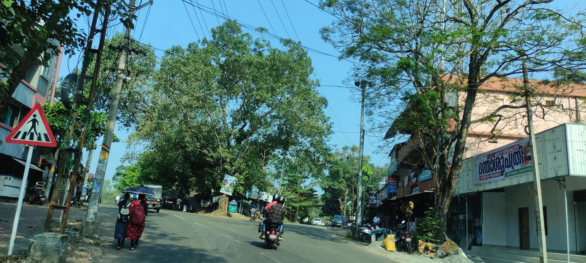 Street view near Medkkizhil Hotel, Thodiyoor — © V15 (CC BY-SA · Mapillary)