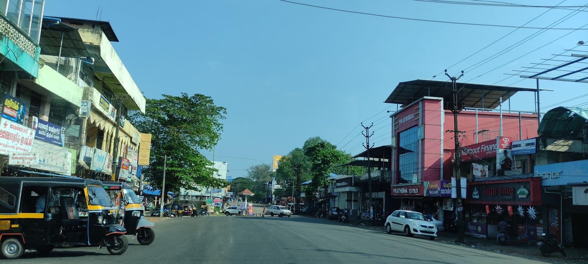 Street view near Safayar Hotel, Thodiyoor — © V15 (CC BY-SA · Mapillary)