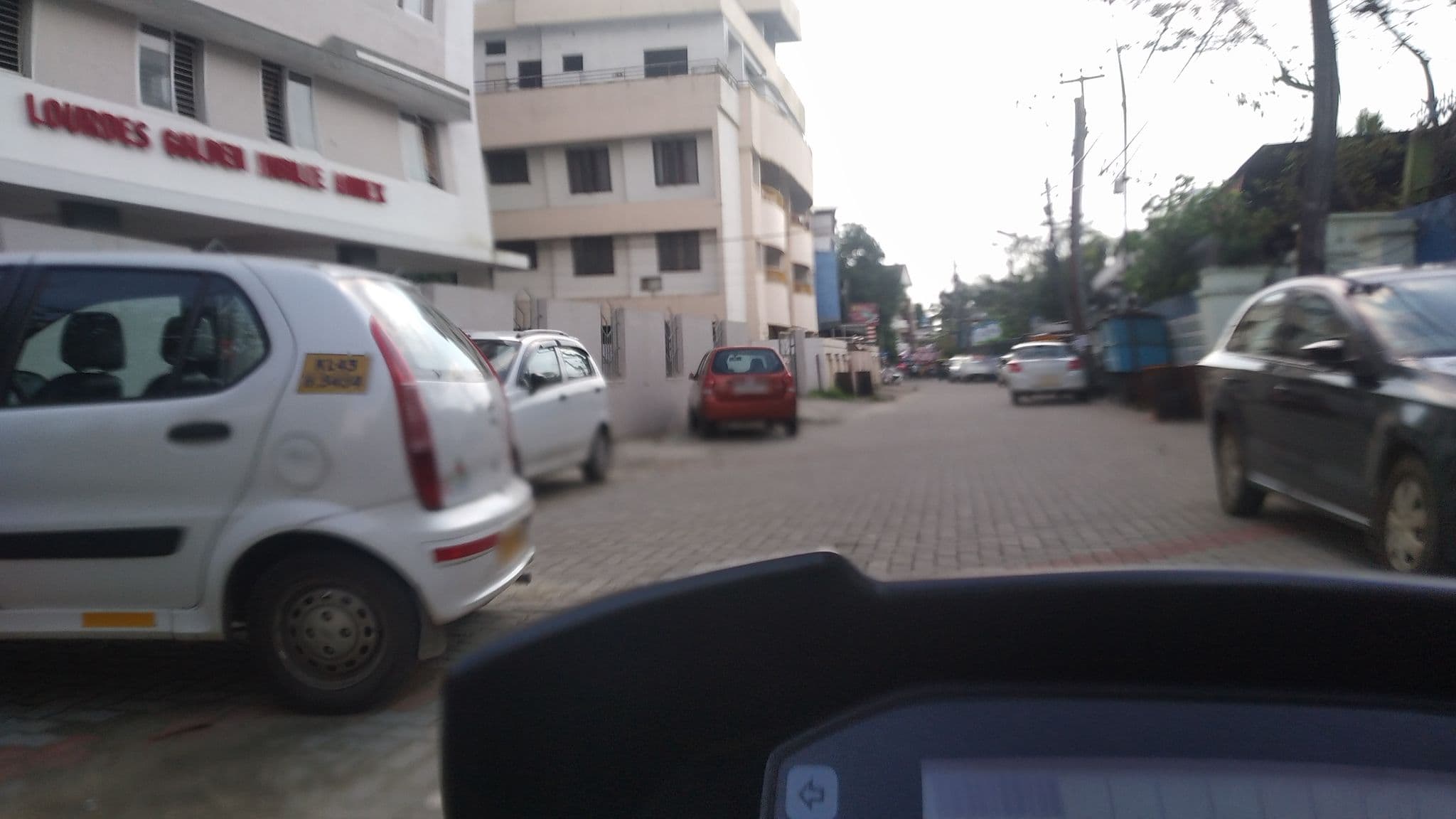 Street view near Lourde Hospital Hostel,ernakulam, Mulavukad — © jothishbabu (CC BY-SA · Mapillary)