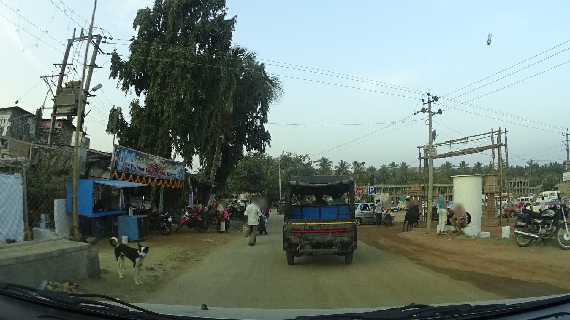 Street view near Rahul Guest House, Hampi — © geohacker (CC BY-SA · Mapillary)