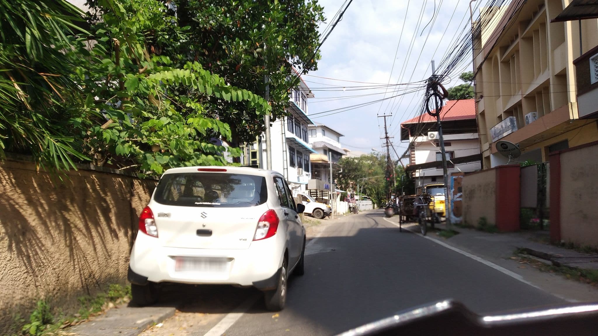 Street view near Annapoorneshwari Tourist home, Kanayannur