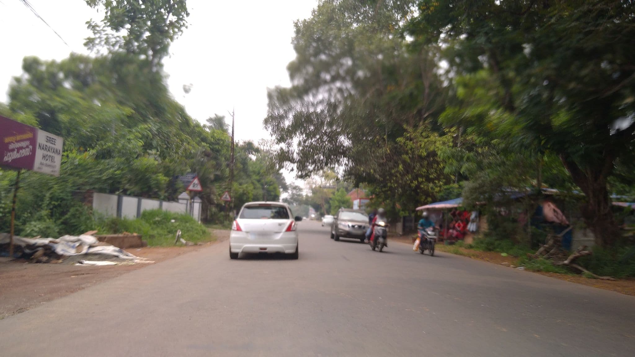 Street view near Sree narayana hotel, Perumpāvūr — © jothishbabu (CC BY-SA · Mapillary)