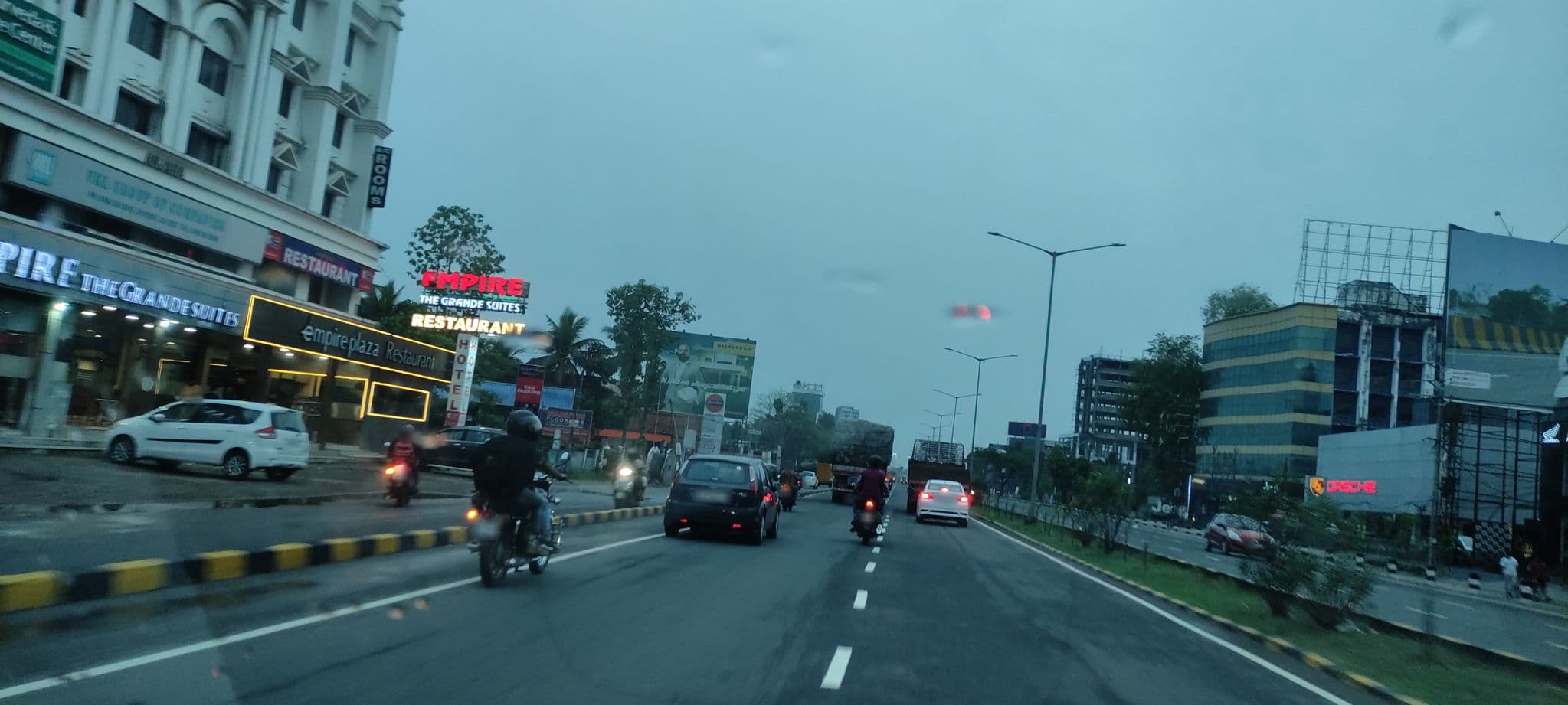 Street view near Empire Plaza kundannoor, Maradu — © V15 (CC BY-SA · Mapillary)