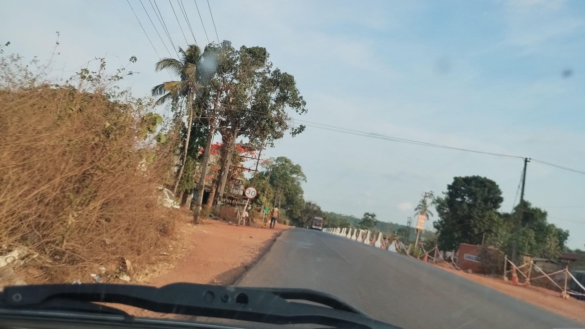 Street view near athira Hotels, Pariyāram — © tachyons (CC BY-SA · Mapillary)