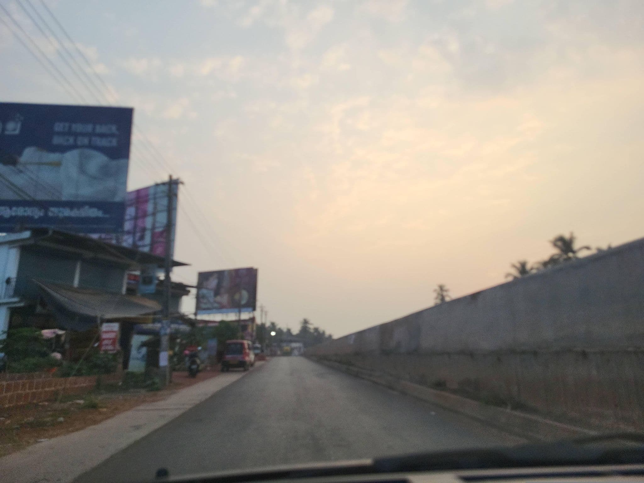 Street view near ambadi hotel, Kalliyasshēri — © jothishbabu (CC BY-SA · Mapillary)
