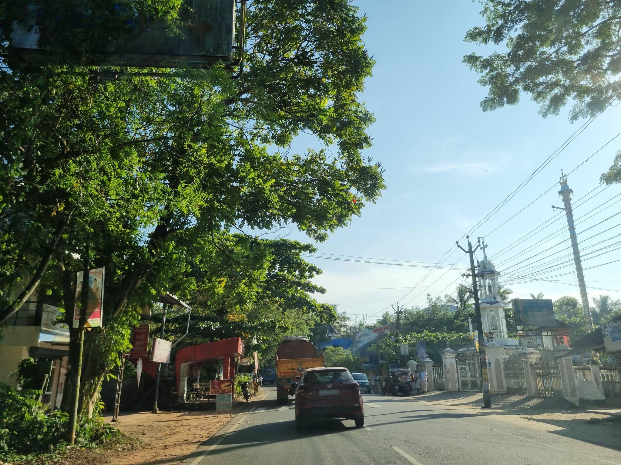 Street view near Yellora Coolbar, Vayalār — © Gannu03 (CC BY-SA · Mapillary)