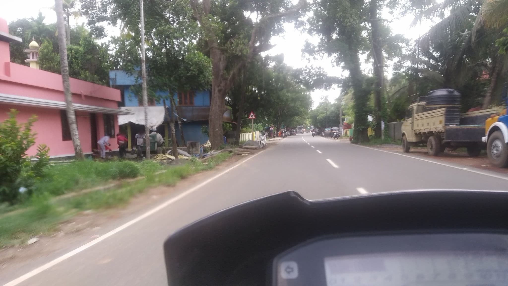 Street view near Hotel Fizza, Karumālūr — © jothishbabu (CC BY-SA · Mapillary)
