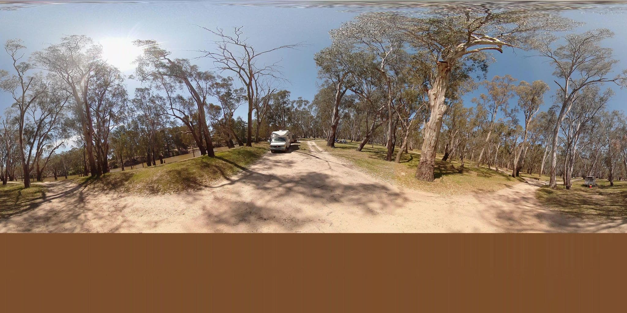 Street view near Willoughbys Beach Campground, Deniliquin — © Kangaroo (CC BY-SA · Mapillary)