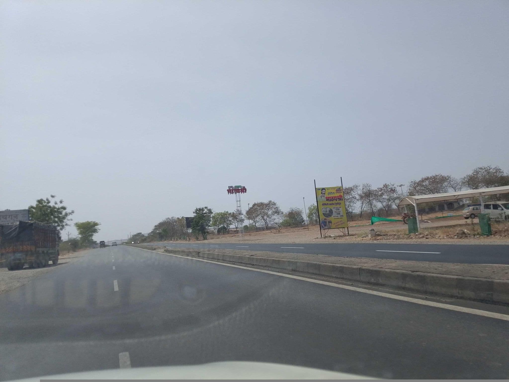 Street view near Hotel Maurya, Ārangaon — © nileshjagtap (CC BY-SA · Mapillary)