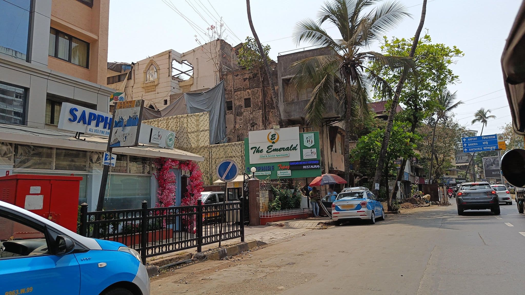 Street view near The Emerald Hotel And Serviced Apartments, Mumbai — © varunbhakhri (CC BY-SA · Mapillary)