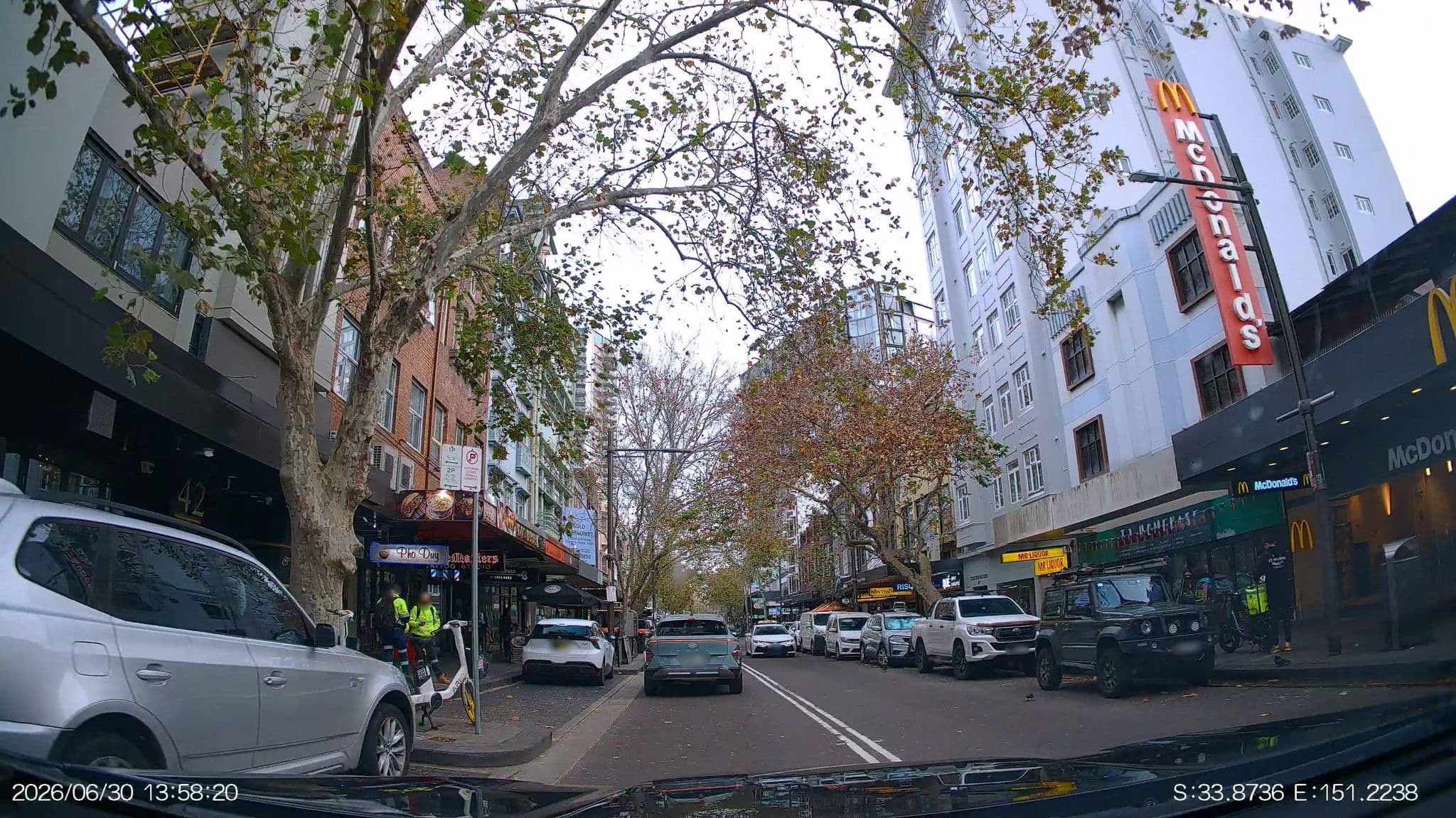 Street view near Mad Monkey East Side, Elizabeth Bay — © aHS (CC BY-SA · Mapillary)