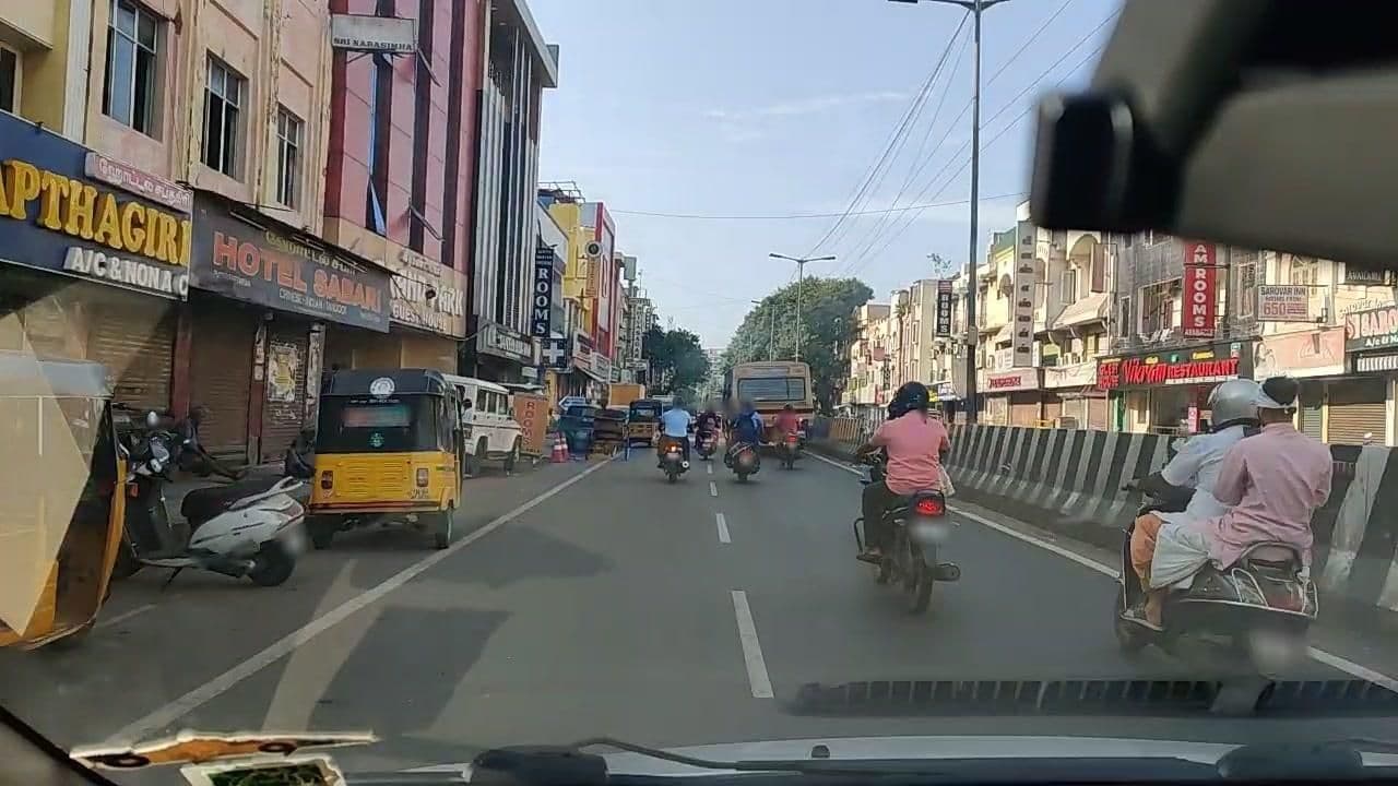 Street view near Hotel Sapthagiri, Chennai — © roadroid (CC BY-SA · Mapillary)