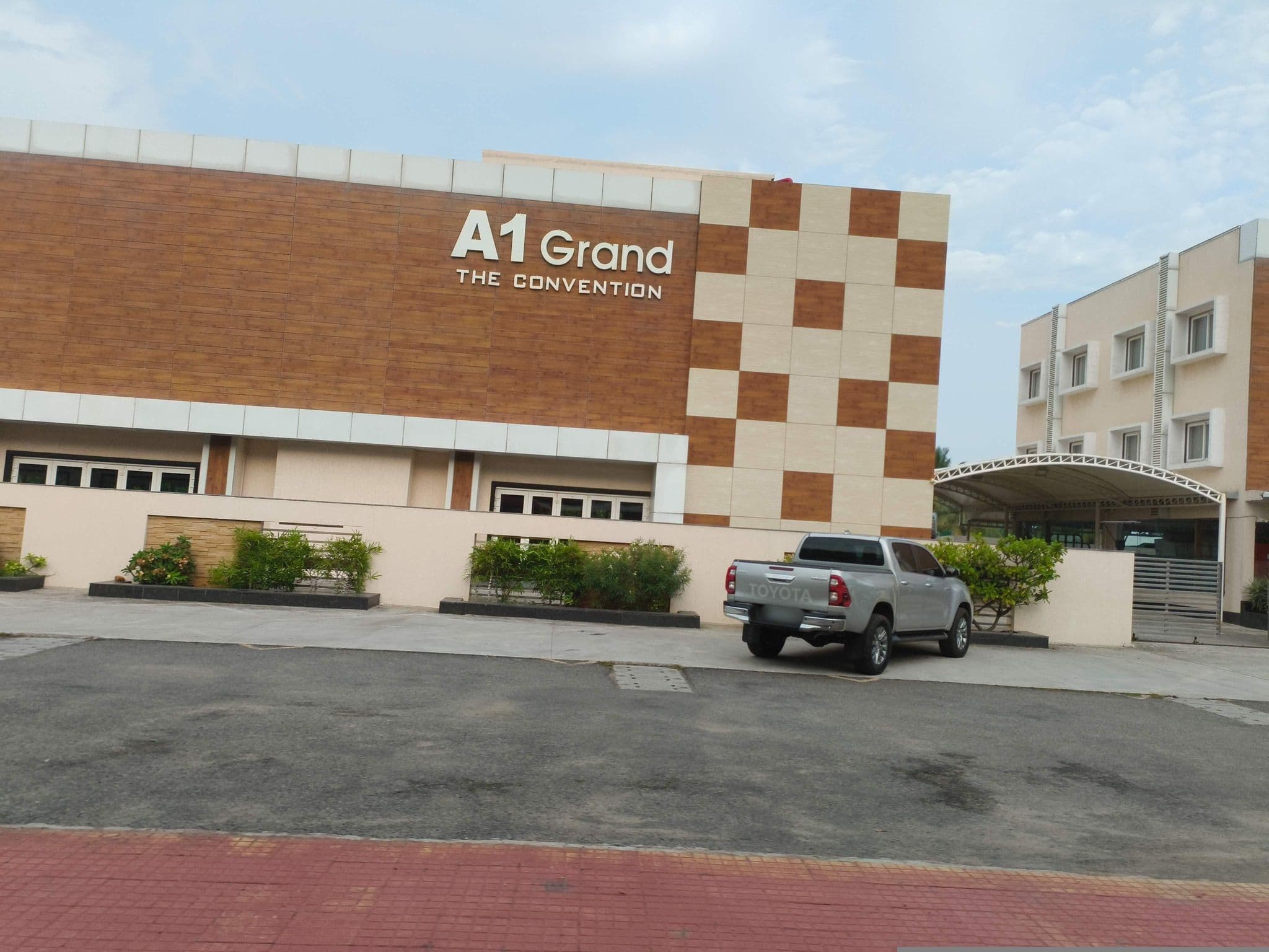 Street view near A1 Grand, Rasapūdipalem — © ph4ni (CC BY-SA · Mapillary)