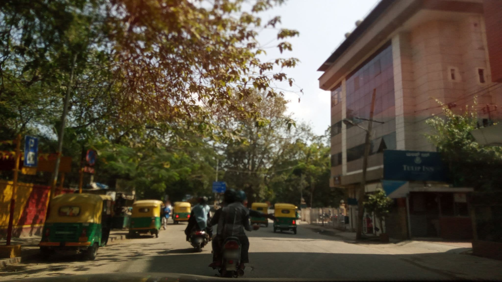 Street view near Hotel Tulip, Bengaluru