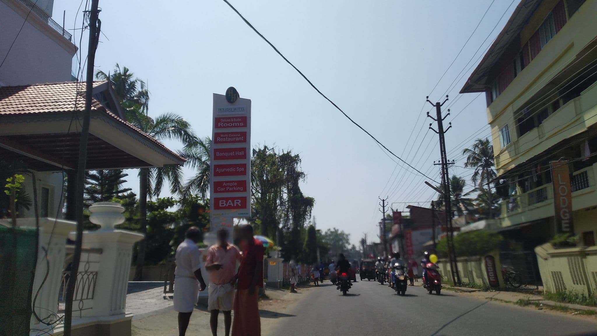 Street view near supreme hotel and supermarket, Vadakakarai — © jothishbabu (CC BY-SA · Mapillary)