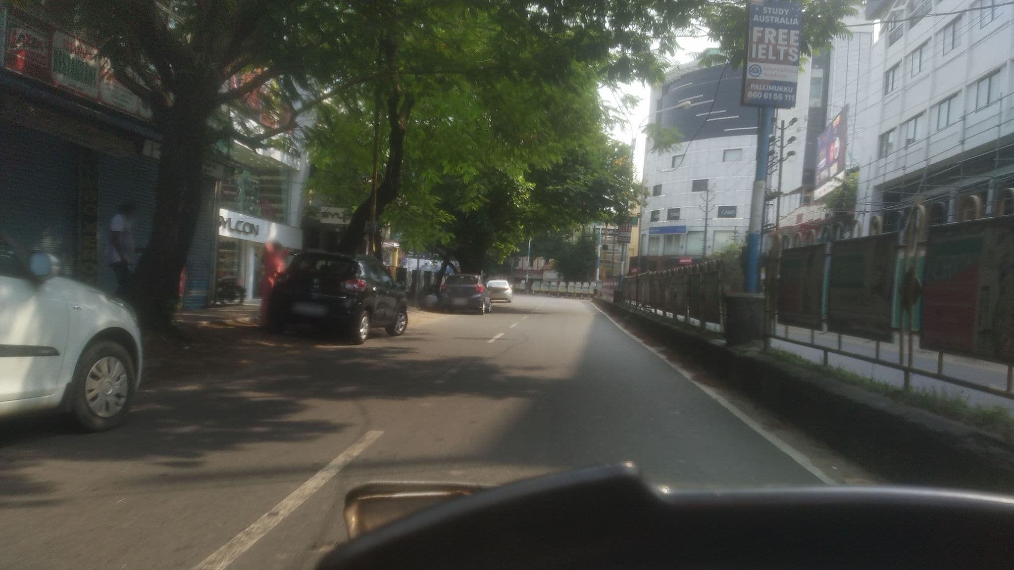 Street view near Hotel Dwaraka, Kanayannur