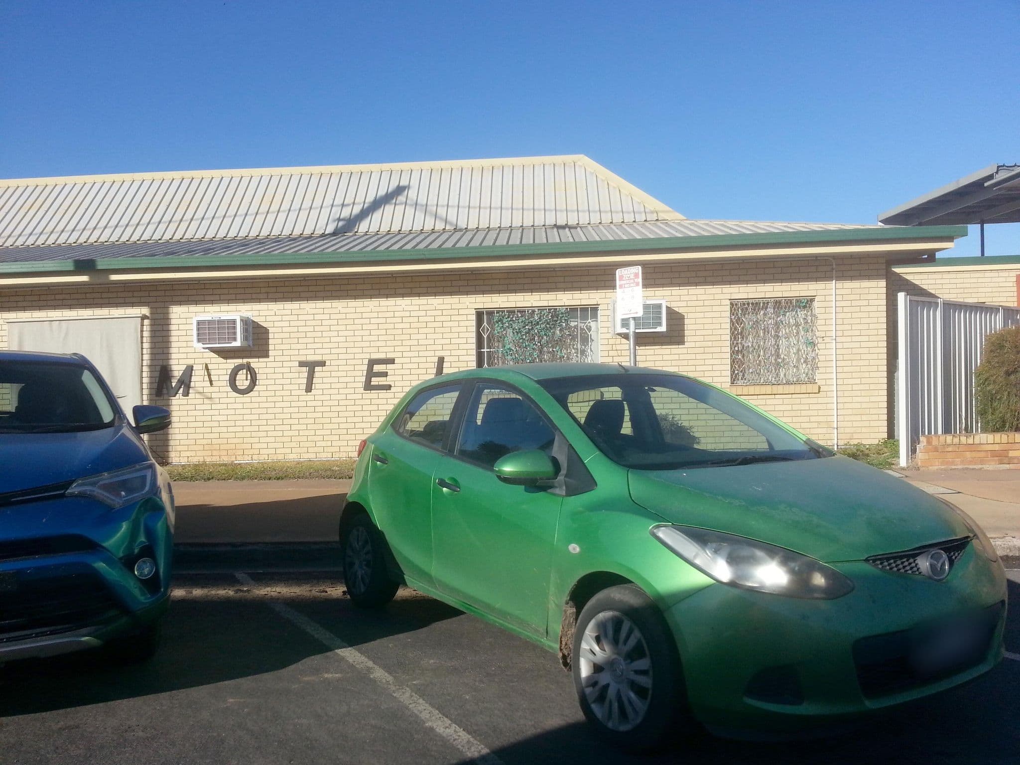Street view near Golden West Motor Inn, Miles — © bob3bob3 (CC BY-SA · Mapillary)